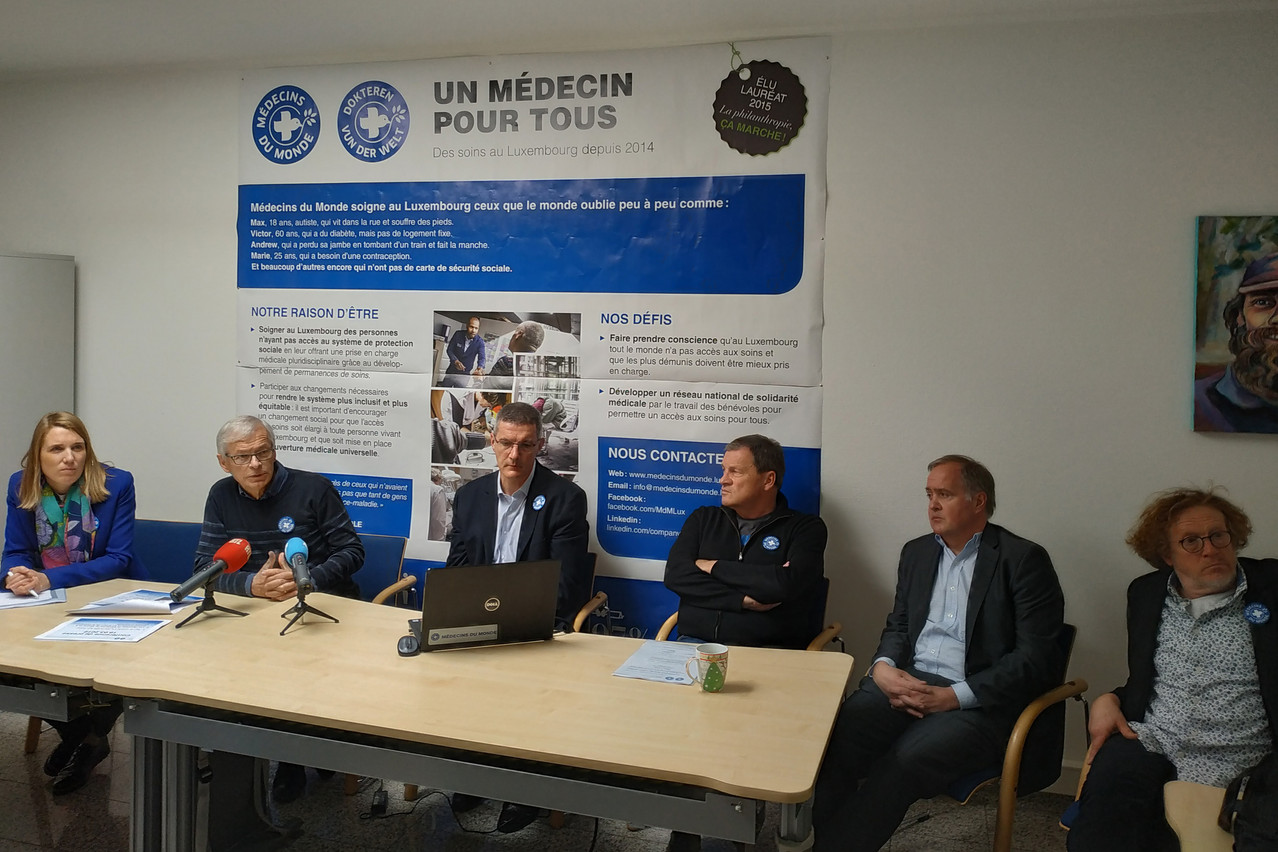 Le président de Médecins du Monde Luxembourg, Jean Bottu (3e en partant de la gauche) lors de la conférence de presse du 19 mars 2019 au sujet de la reconnaissance d’utilité publique de l’association. (Photo: Paperjam)