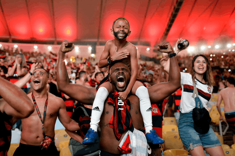 Cette photo de Silvia Izquierdo a été prise le 23 novembre 2019 à l’occasion d’un match de football à Rio. (Photo: Silvia Izquierdo – The Associated Press)