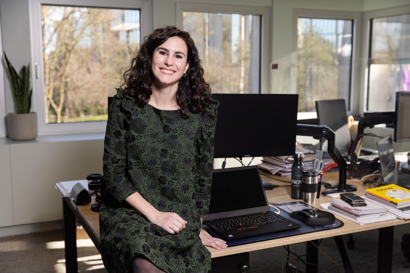 Mélanie De Lima, dans son bureau chez INOWAI. (Photo: Romain Gamba/Maison Moderne)
