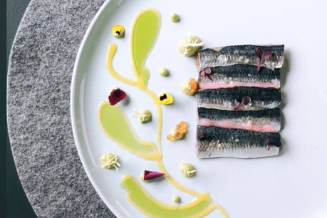 Si les produits de la mer sont un des points forts du chef Louis Scholtès, ce dernier aime expérimenter tout ce que la cuisine peut réserver comme secrets… (Photo: Meliá Luxembourg)
