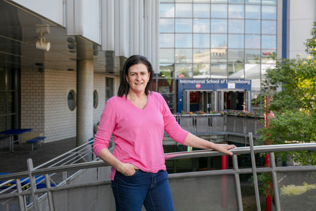 Elizabeth Cutshall, professeur de mathématiques à l’ISL, vit à Merl depuis 15 ans. (Photo: Romain Gamba/Maison Moderne)
