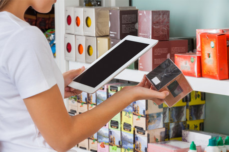 La tendance est donc au retail 360°, ou commerce phygital, où les commerces doivent à la fois être présents sur le web et dans les rues pour toucher le maximum de personnes. (Photo: Shutterstock)