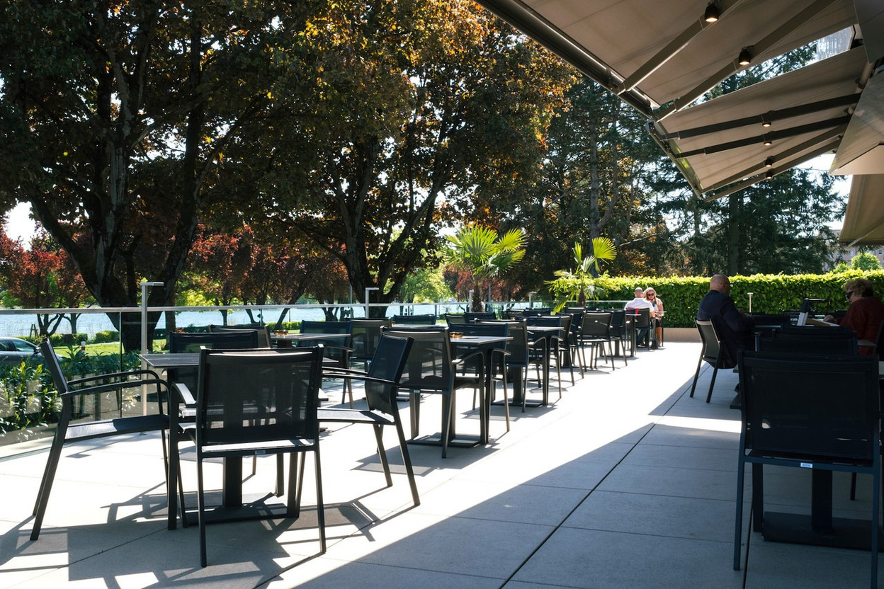 Le Pavillon Desom bénéficie d’un cadre très réussi et d’une terrasse à la vue imprenable sur la Moselle toute proche. (Photo: Maison Moderne)