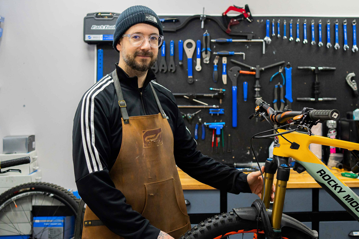 Ricardo, pictured at the RC Bikes shop in Esch-sur-Alzette, is one of the entrepreneurs supported by Microlux. Photo: Microlux/Tania Alamilla