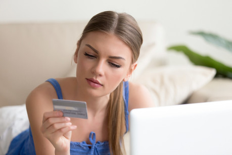 Les millennials ont besoin d’être accompagnés. Leur choix se porte sur les banques qui leur apportent ce service. Traditionnelles ou nouvelles. (Photo: Shutterstock)