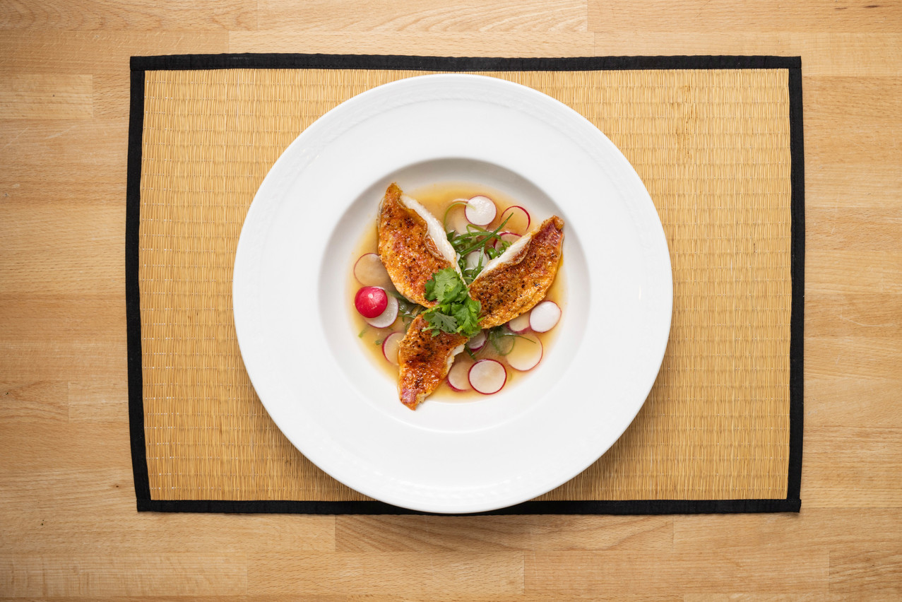 La recette de Françoise Reuter: un miso de rougets d’inspiration asiatique. (Photo: Guy Wolff/Maison Moderne)