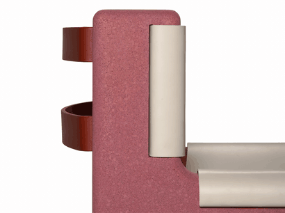 Parmi les nouvelles créations, la chaise Bold, qui combine magistralement liège, acier et cuir. (Photo: Dante – Goods and Bads)