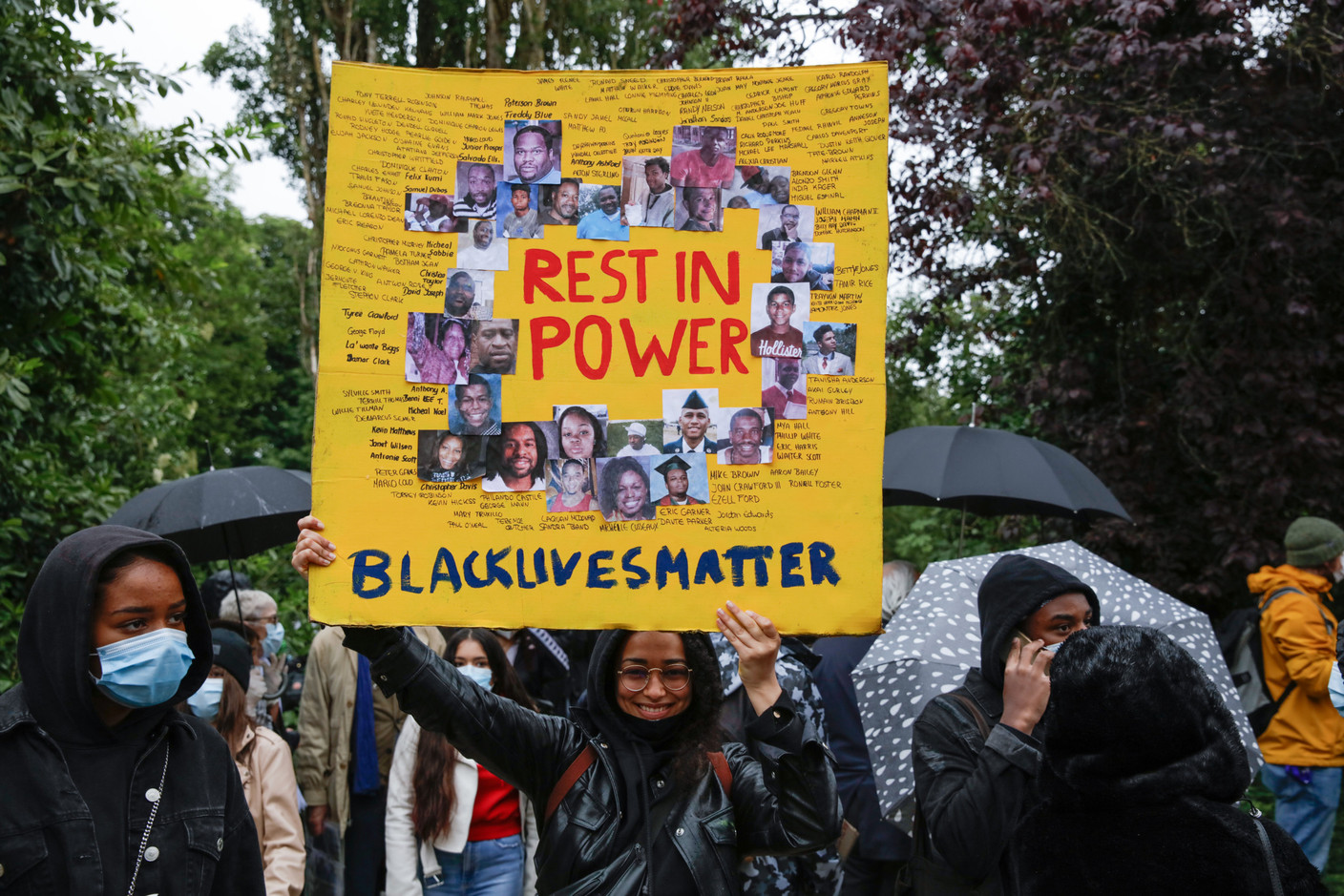 Une manifestation devant l'ambassade des États-Unis à Luxembourg pour dénoncer le racisme et réclamer plus de justice après la mort de George Floyd. Romain Gamba / Maison Moderne