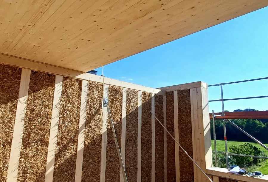 Solide, robuste et naturelle, la construction modulaire en paille: une solution pour la vie. (Photo: Localplus.lu)