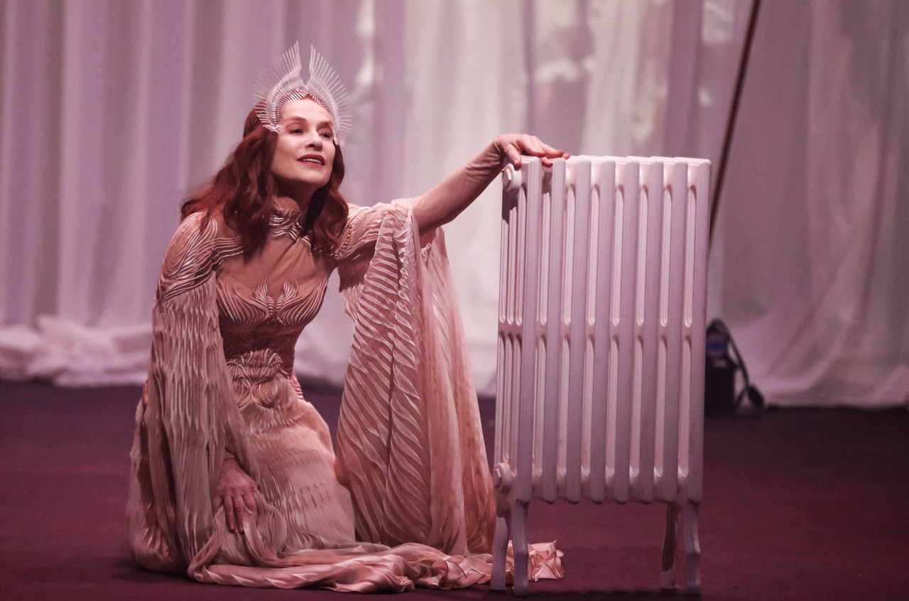 «Bérénice», mise en scène Romeo Castellucci, avec Isabelle Huppert. (Photo: Jean Michel Blasco)