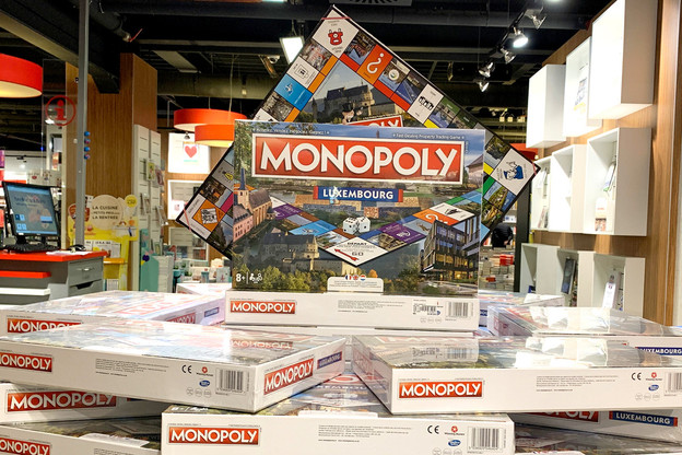 Disponible dans les librairies Ernster, le nouveau Monopoly Luxembourg se profile déjà parmi les incontournables sous le sapin. (Photo: Paperjam)