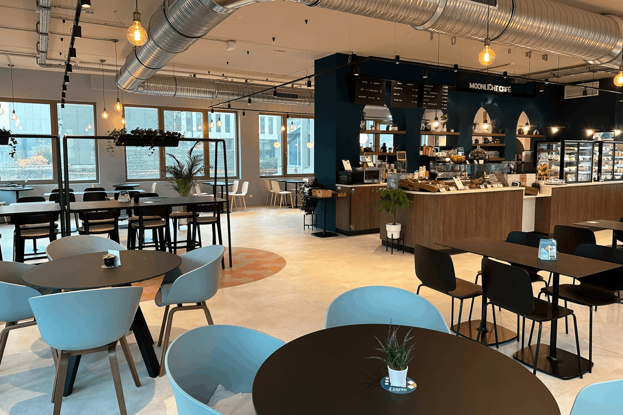 A modern, bright space for a perfect break.  Credit : Moonar 