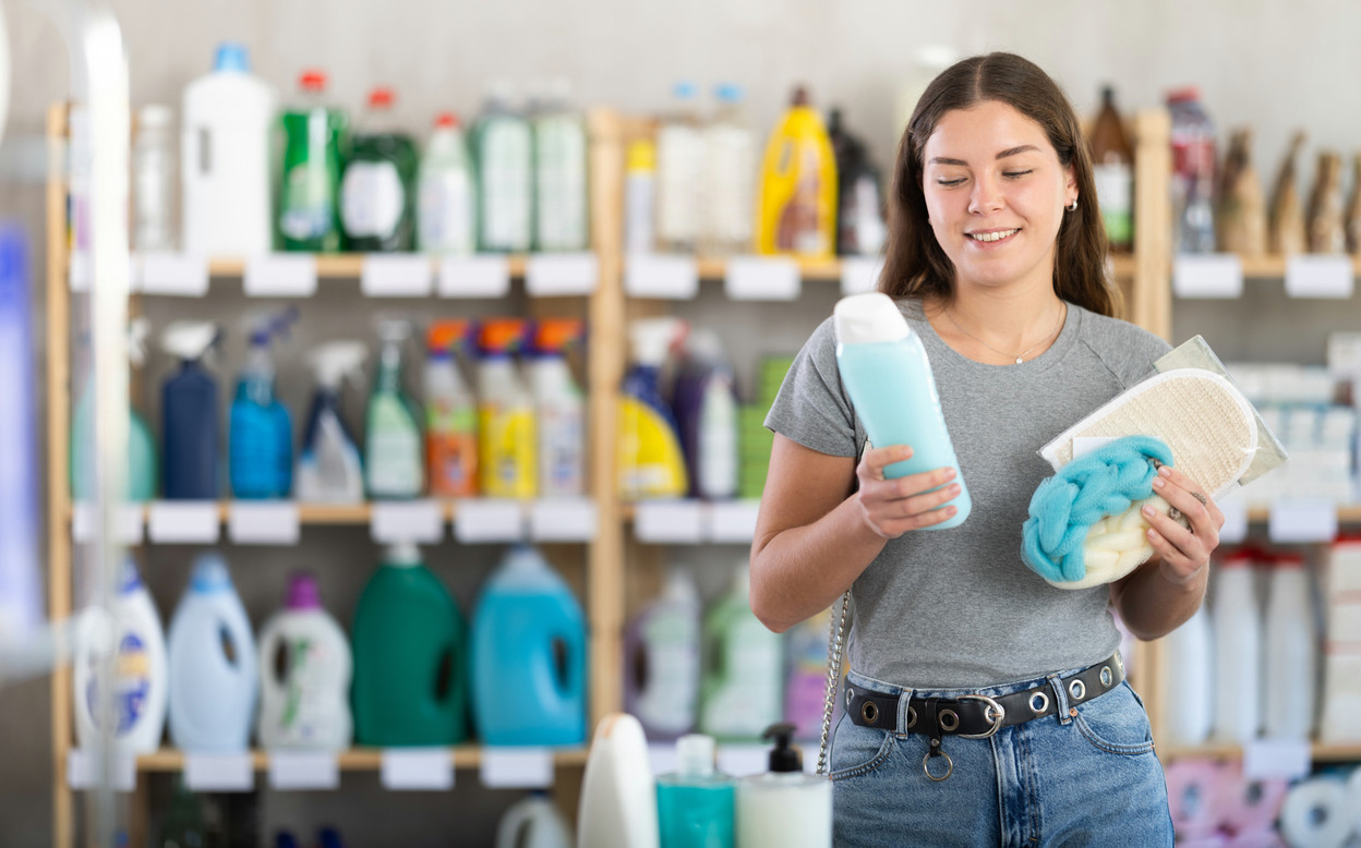 Rising housing, energy and service costs, combined with persistent inflation on certain product categories, are enabling hard-discount stores to capture a broader customer base, beyond just the traditionally price-sensitive segments. Photo: Shutterstock