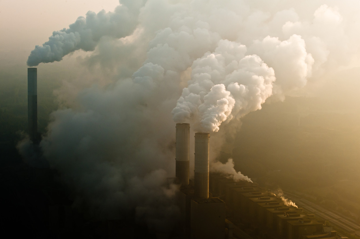 The smoking chimneys of a coal power plant Photo: Shutterstock