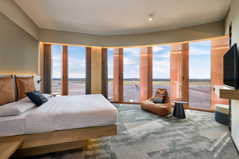 The rooms in the new Moxy Hotel overlook the Findel runways. Photo: Lux-Airport