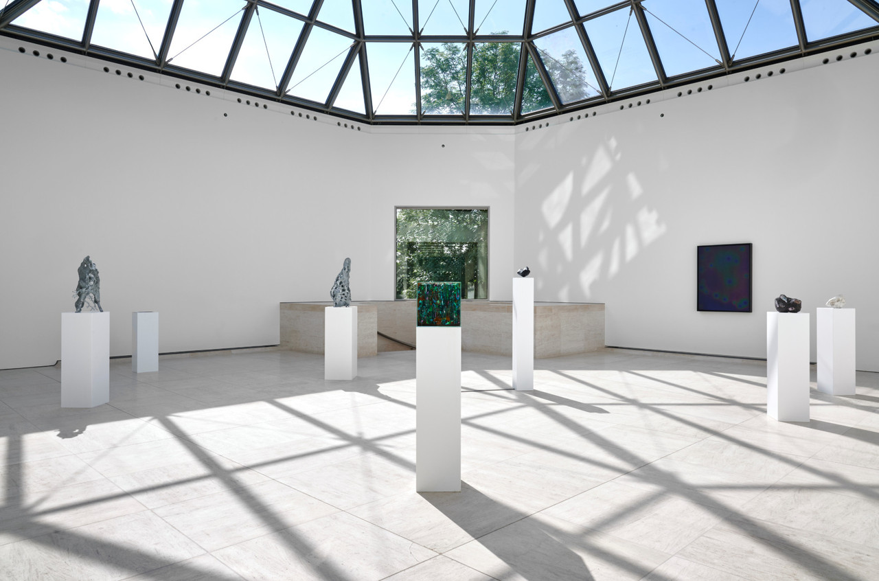 View of the exhibition  Agnieszka Kurant. Risk Landscape , at Mudam Luxembourg  Photo: Mareike Tocha © Mudam Luxembourg