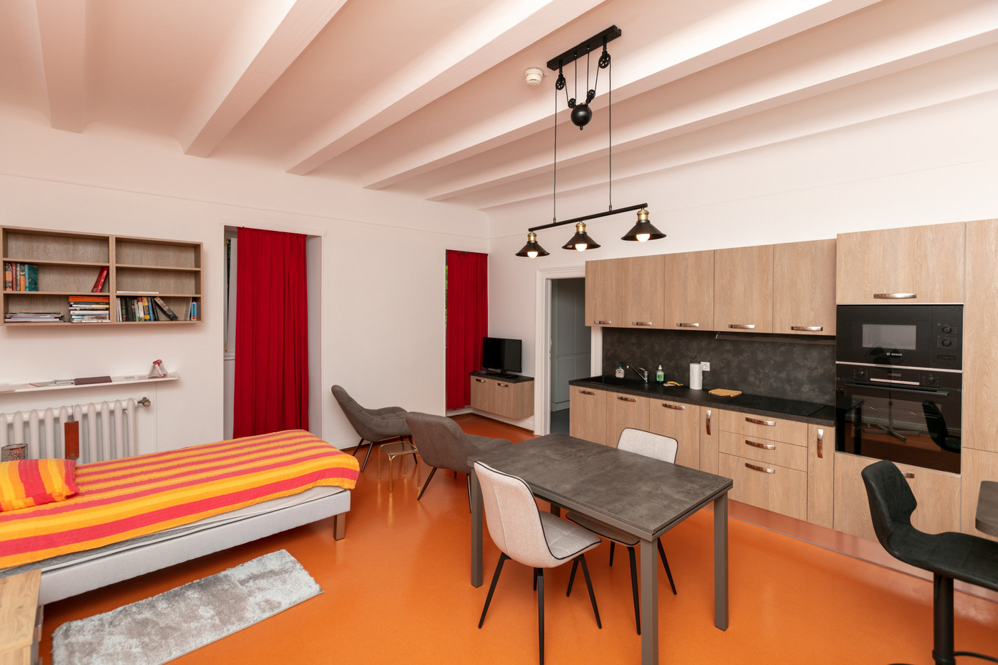 Un des appartements modernisés pour le logement du personnel. (Photo: Romain Gamba/Maison Moderne)