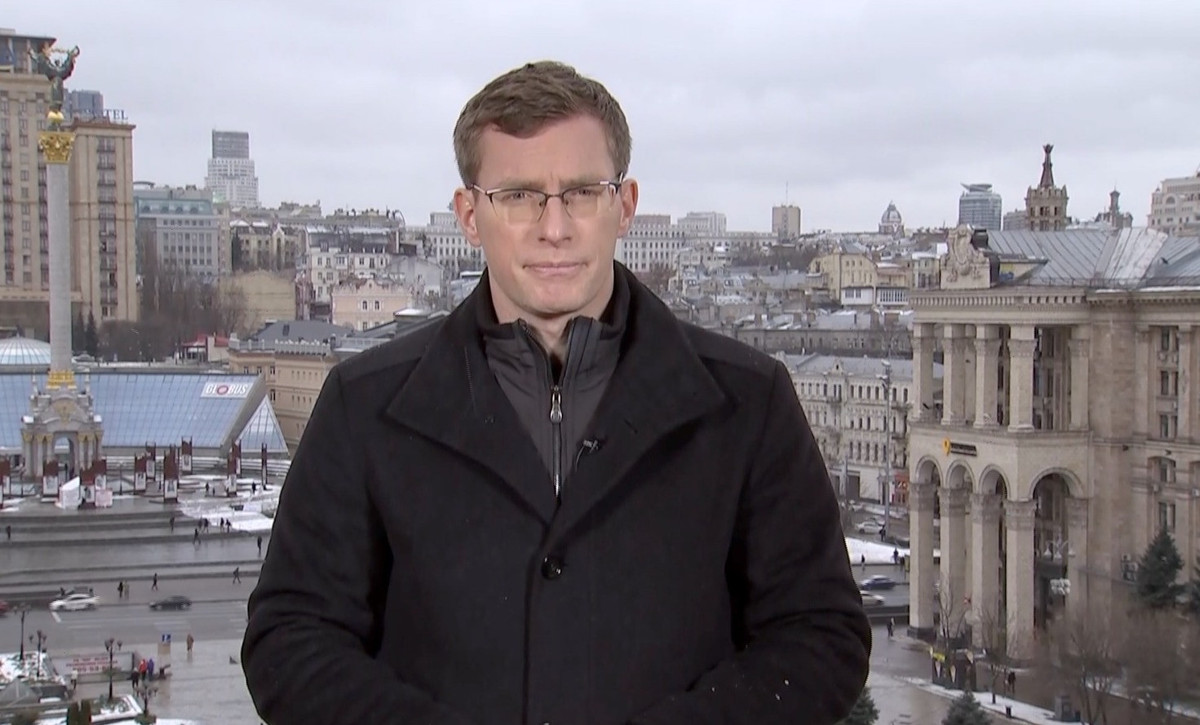 Multilingual correspondent Philip Crowther in conversation Delano News