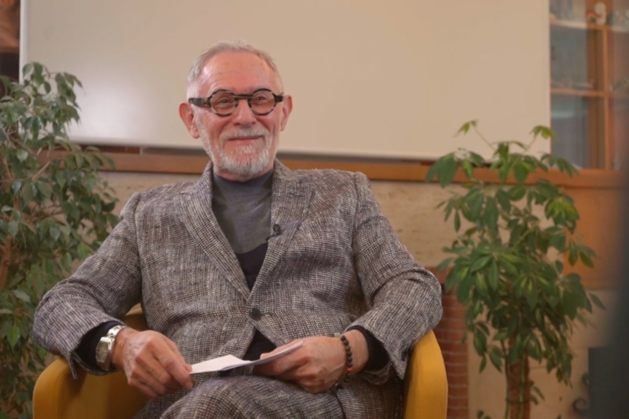 Fernand Wolter Goethe, “ Qui ne connait pas les langues étrangères ignore véritablement sa propre langue.” Prolingua