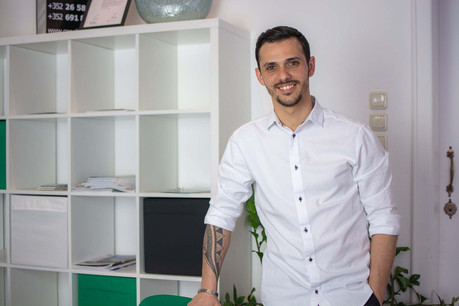 Mike Canelas: «On dit que l’union fait la force, Paperjam permettrait de faire de nouvelles connaissances, et éventuellement de connaître des personnes ayant le même sens du service que moi.» (Photo: Chris Schmitt pour Concilium Immobilière)