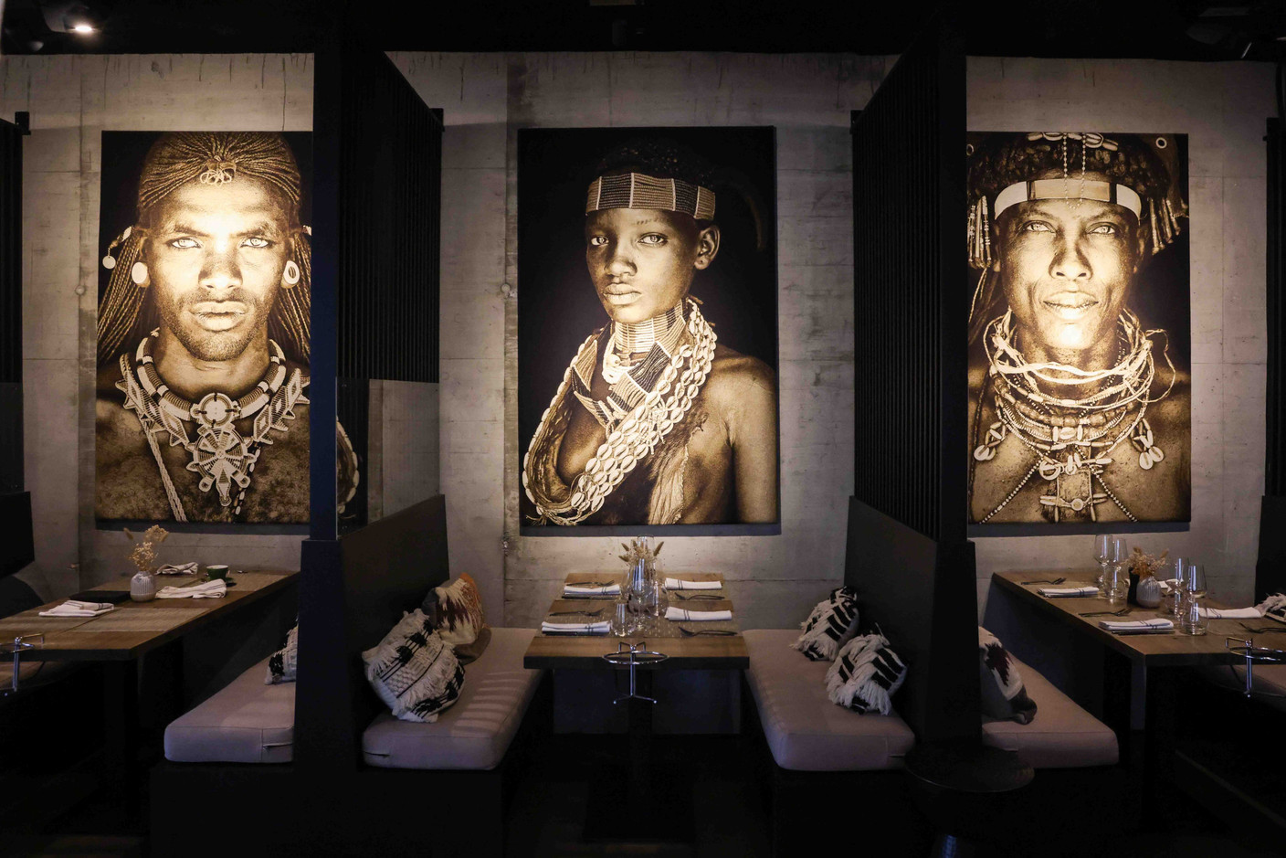 The decor is reminiscent of a traveller's attic combined with an art exhibition.  (Photo: Marie Russillo/Maison Moderne)