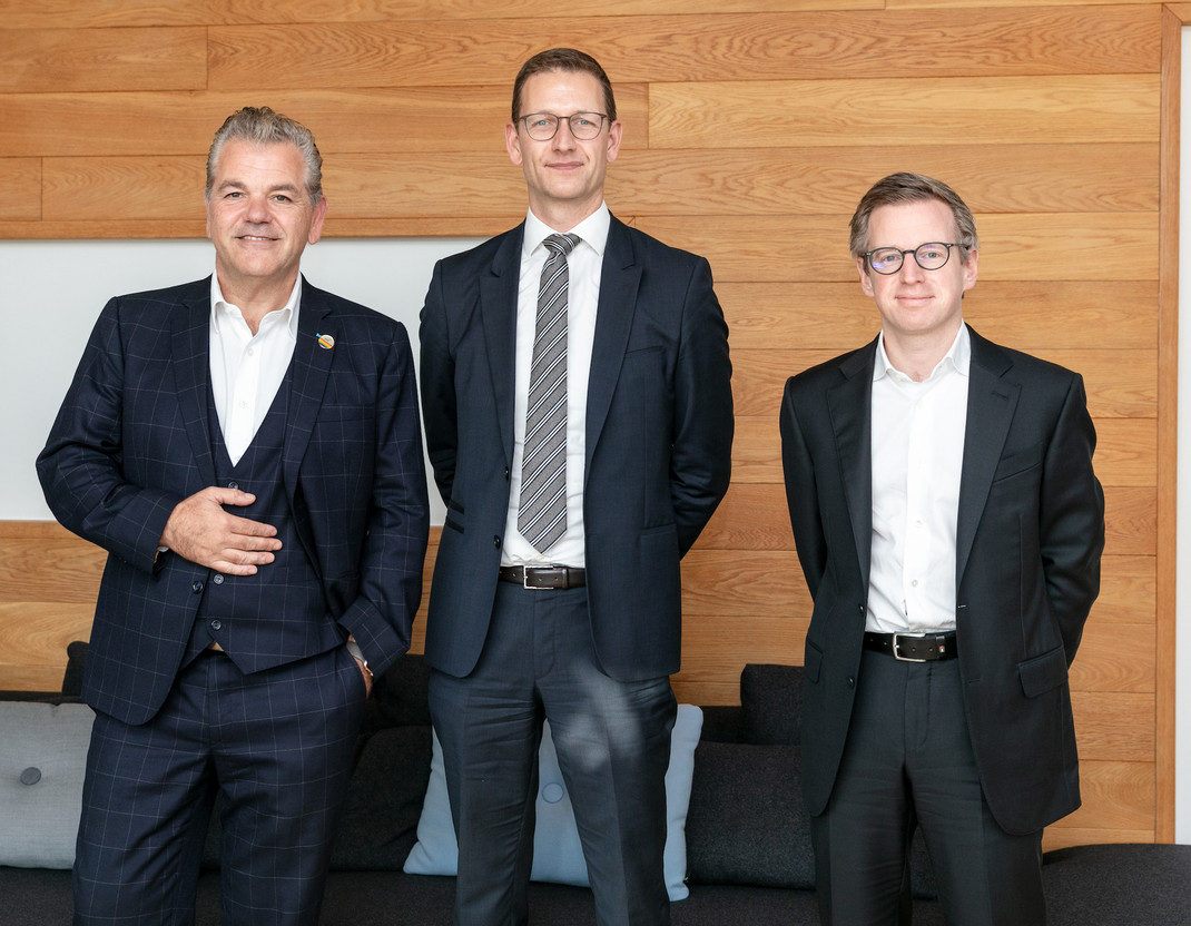 In June 2020, neither John Parkhouse, CEO, nor Olivier Carré, financial services market leader, nor François Mousel, clients and markets leader, expected PwC Luxembourg to experience such a strong financial year. Photo: Romain Gamba/Maison Moderne