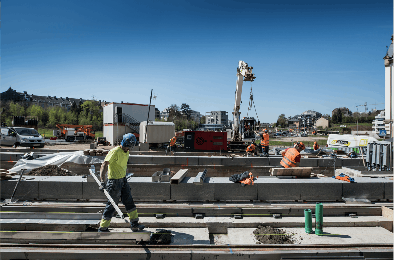 Les travaux du tram (ici autour de la place de l’Étoile en 2018) ne sont pas sans quelques désagréments. (Photo: Anthony Dehez / Archives)