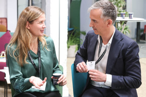 Cécile Henlé (Simon Law) et Robin Marc (R-Aligned). (Photo: Marie Russillo/Maison Moderne)