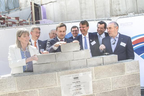 La première pierre du futur siège d’ING, en lieu et place de l’ancienne galerie Kons, a été posée en avril 2015. (Photo: ING Luxembourg)