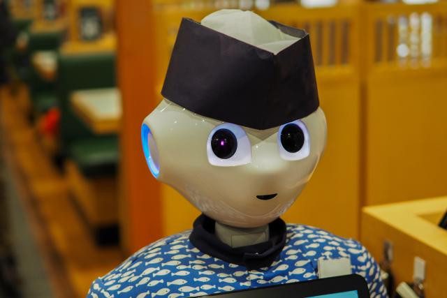 Alibaba vient de révéler lors de l’Alibaba Cloud Computing Conference de nouveaux robots dédiés au monde de l’hôtellerie et de la restauration. (Photo: Shutterstock)