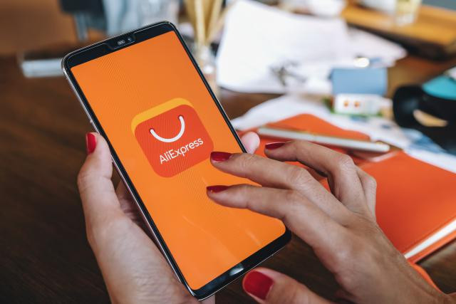 AliExpress devrait rester, du moins au début, irriguée par 80% de vendeurs chinois, qui stockeront leurs produits dans le nouvel entrepôt installé à Liège. (Photo: Shutterstock)