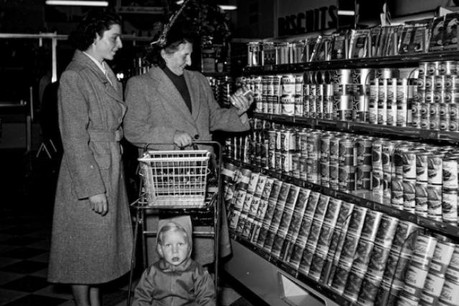 Les magasins en libre-service ont fait leur apparition à Luxembourg en 1952. (Photo: Pol Aschman © Photothèque de la Ville de Luxembourg)