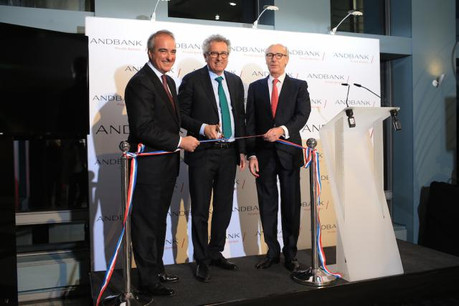 Le ministre des Finances Pierre Gramegna a inauguré, ce jeudi, les nouveaux locaux, en présence de Manel Cerqueda, le président du conseil du groupe Andbank, et Manuel San Salvador, le CEO au Luxembourg. (Photo: Andbank Luxembourg)