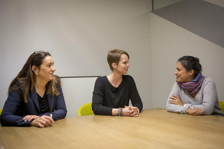 Sonia Hoffmann, Larissa Best et Christine Hansen: «L’idée est de démontrer qu’il est possible de faire quelque chose de plus grand en travaillant ensemble». (Photo: Maison Moderne Studio)