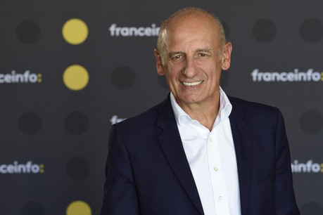 Jean-Michel Aphatie craint que la France ne paie le prix fort de son instabilité politique. (Photo: Radio France / Christophe Abramowitz)