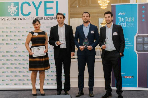 En 2016, Christine Hansen (Sleep like a baby) a reçu une mention «Coup de cœur» du jury tandis que Julien Brunel (MilepaKr), ici entouré de Patrick Rahme et Raphaël Frank, ressortait grand vainqueur. (Photo: Marion Dessard / archives)