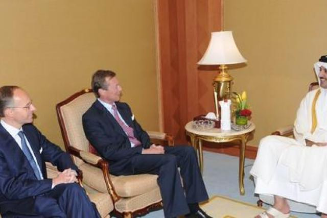 S.A.R. le Grand-Duc et Luc Frieden reçus début mai par S.A.R. le prince héritier du Qatar, Sheik Tamim Bin Hamad Al Thani.  (Photo: govQatar)