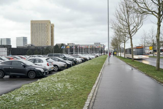 La mobilité douce règnera en maîtresse après 2017, mais d'ici là les salariés motorisés doivent prendre leur mal en patience. (Photo: Sven Becker )