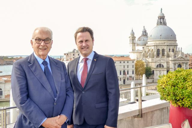 Paolo Baratta et Xavier Bettel lors de leur entrevue à Venise pour la signature du bail à l’Arsenale. (Photo: ministère de la Culture)
