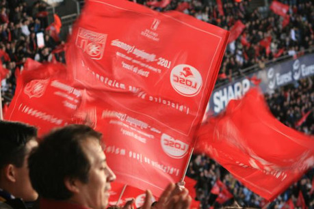 Les supporters du Losc vont-ils devoir suivre leur club en Ligue 2 la saison prochaine? Les responsables du club se veulent rassurants. (Photo: Licence CC)