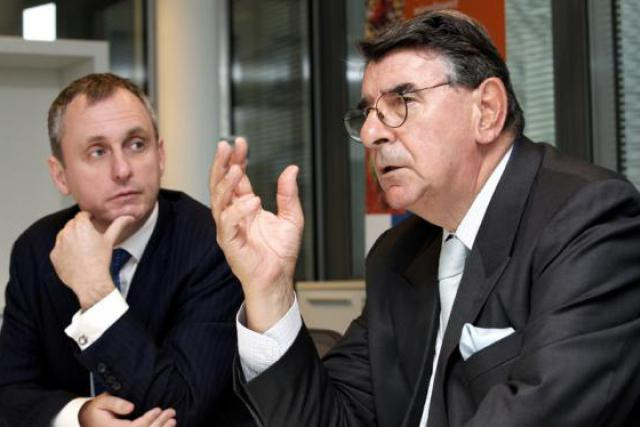 André Roelants (au premier plan) et Marc Beaujean espèrent que leur société emploiera une dizaine de personnes au Luxembourg. (Photo : Olivier Minaire)