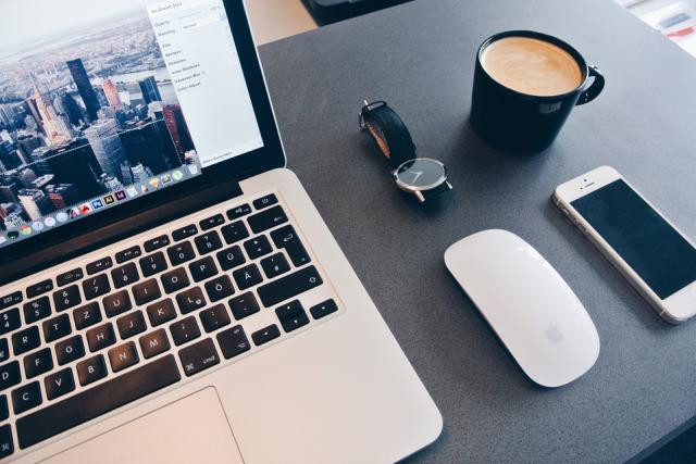 L’utilisation des réseaux sociaux au travail pose question. (Photo: Licence CC)