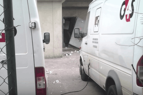 Pour pénétrer dans le bâtiment de G4S, les braqueurs avaient fait sauter une porte à l'explosif. (Photo: YouTube)