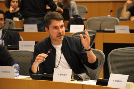Fabio De Masi est pour l’instant isolé dans sa démarche. (Photo: fabio-de-masi.de / Louise Schmidt)