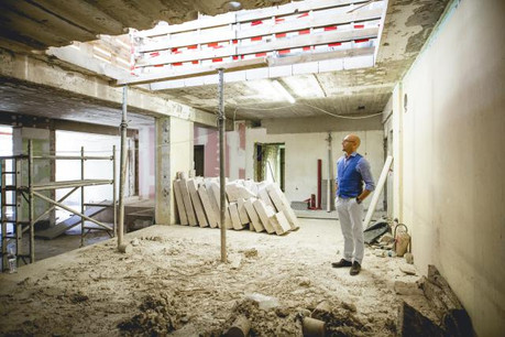Vincent Bechet sur le chantier du futur siège d’Inowai au 52, route d’Esch. L’entreprise investira sa nouvelle adresse en décembre prochain. (Photo: Patricia Pitsch / Maison Moderne)