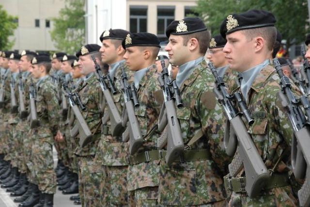 Le ministre Étienne Schneider souhaiterait des uniformes plus confortables pour les soldats de l'armée luxembourgeoise. (Photo: DR)