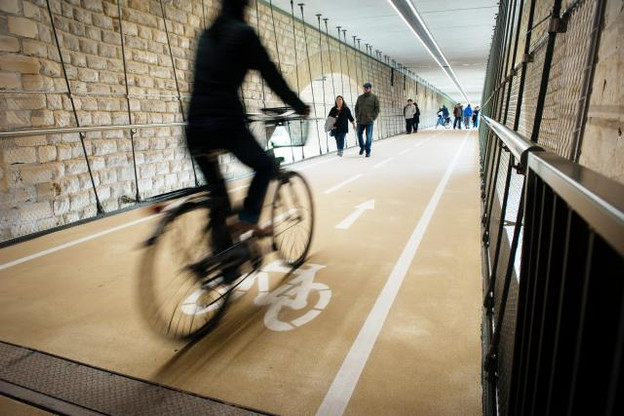 La passerelle suspendue est une pièce centrale pour améliorer l’offre de mobilité douce à Luxembourg-ville. (Photo: Lala La Photo)