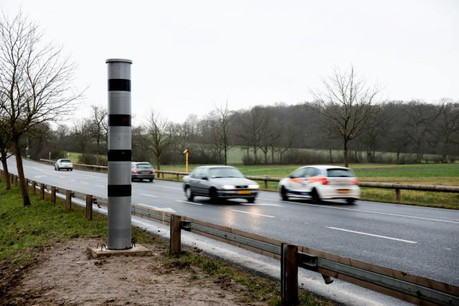 Les 10 premiers radars entreront réellement en fonction le 16 mars prochain. Les 10 autres seront actifs en avril, tandis que 10 autres devraient voir le jour en 2017, selon François Bausch. (Photo: Jessica Theis)