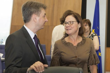 Jacek Dominik et Martine Reicherts sont tous deux concernés par la cabale. (Photo: Commission Européenne)