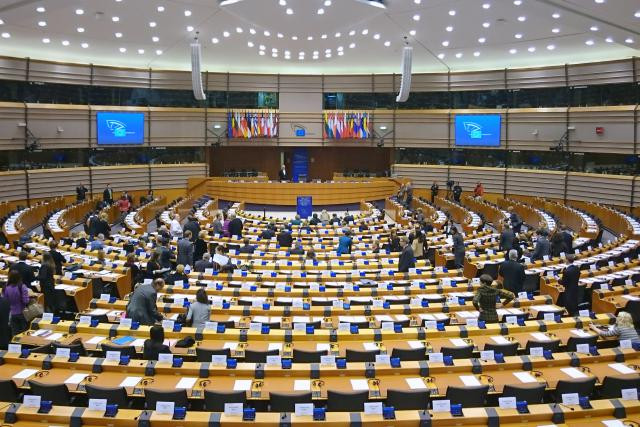 Pendant plus de quatre heures, les représentants de 11 multinationales ont répondu lundi aux questions des eurodéputés de la commission taxe. (Photo: Licence C.C.)